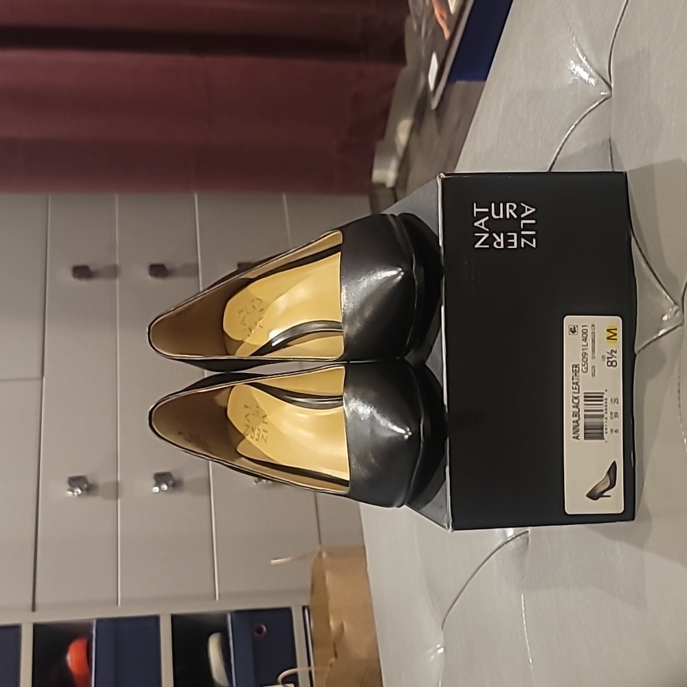 Naturalizer Anna Pump